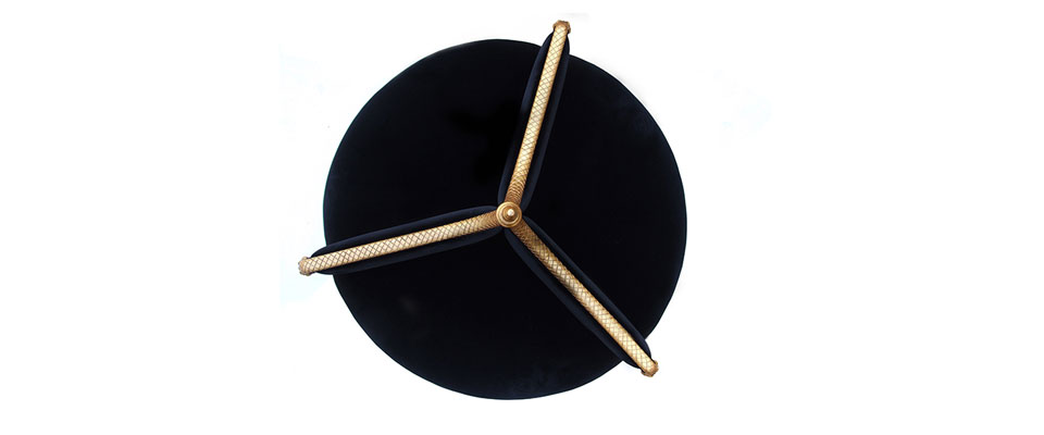 Mistress Confidante  Sofa  Koket Love Happens