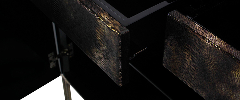 OPIUM CABINET Koket Love Happens