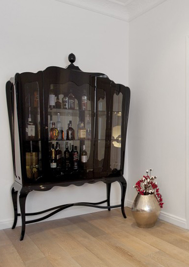 PALACE DISPLAY CASE by Boca do Lobo