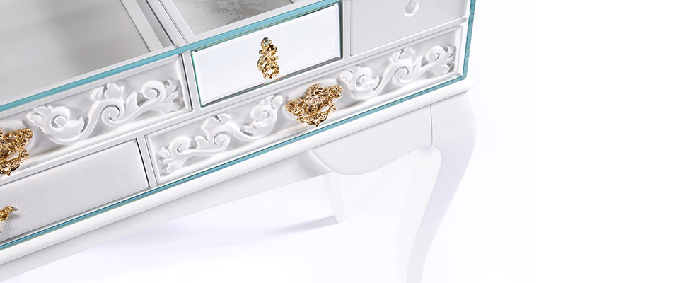 York White Console  BOCA DO LOBO Love Happens