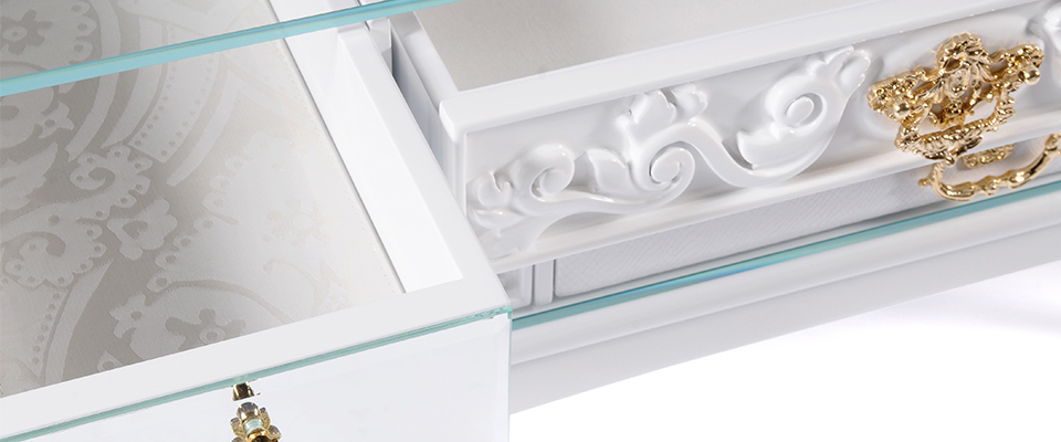 York White Console  BOCA DO LOBO Love Happens